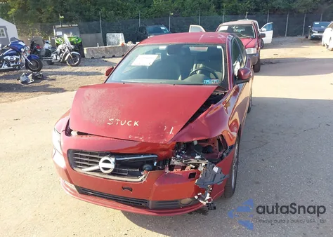 2011 Volvo S40 T5/T5 R-Design из США, поврежденный, VIN YV1672MS7B2547152